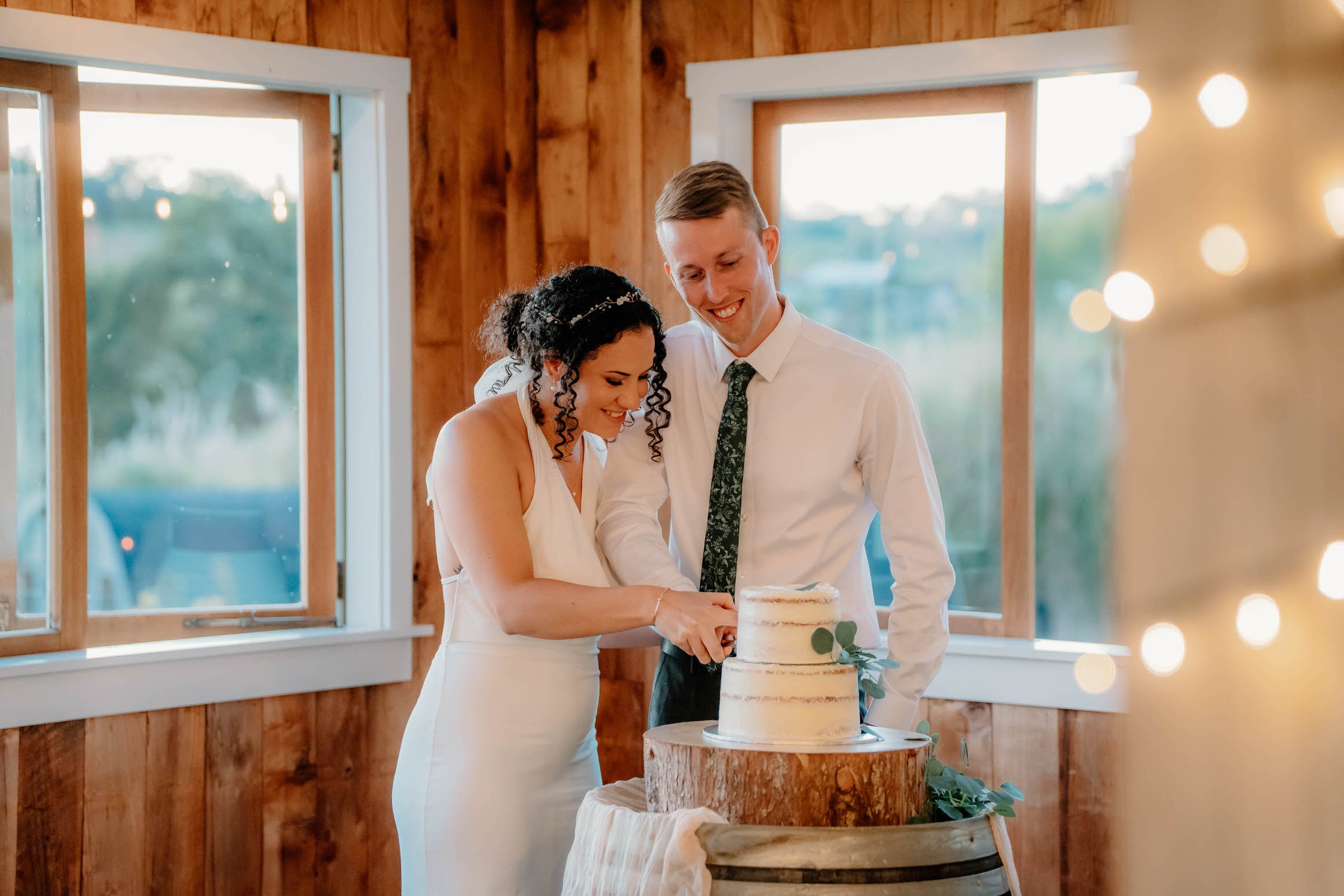cake cutting at Turanga Creek Vineyard